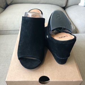 UGG Shoes - NEW Ugg Shoes Black Lively Size 8 UGG Shoes - NEW Ugg Shoes Black Lively Size 8